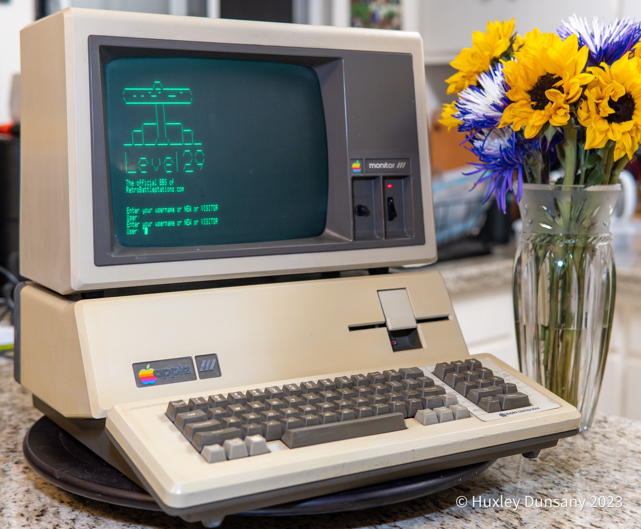 Apple III with Level29 BBS.jpg