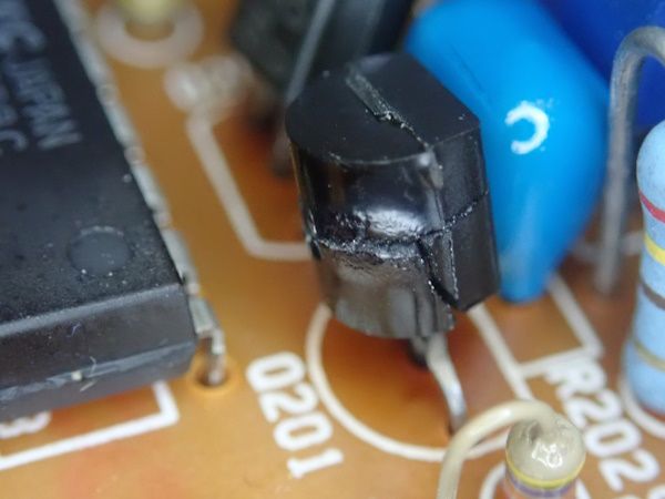 Burned-out-Q201-transistor.jpg
