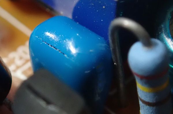 Crack-in-C203-capacitor.jpg