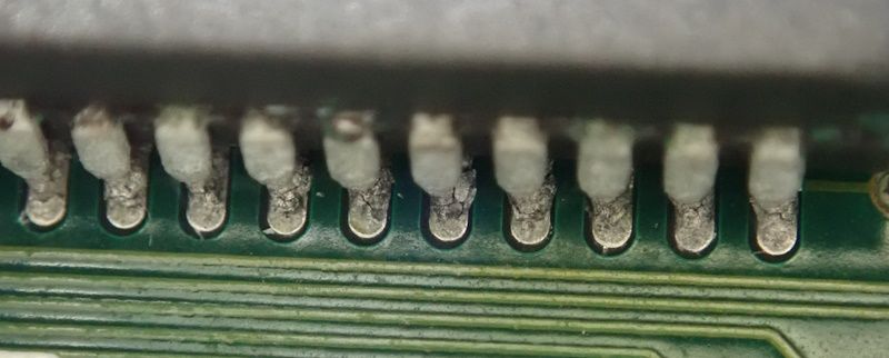Gross SCSI chip pins.jpg